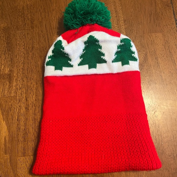 Holiday knit hat like new - Picture 3 of 6